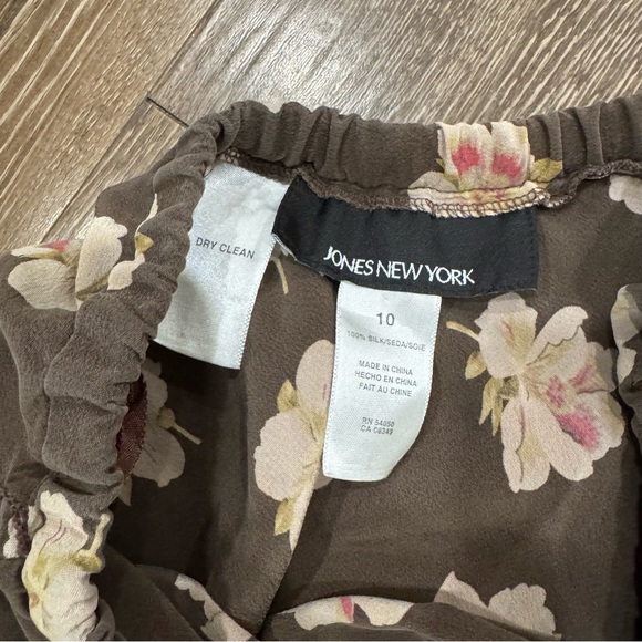 Jones New York A-Line Skirt - brown with cream and Pink Floral - silk - Picture 4 of 4